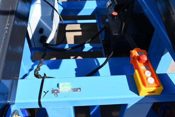 移动剪叉式升降作业平台