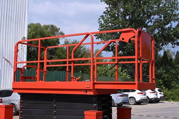 履带式升降作业平台