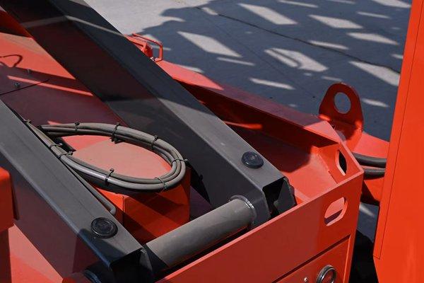 履带式升降作业平台