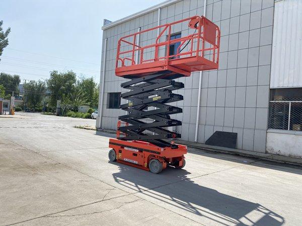 全自行式高空作业平台