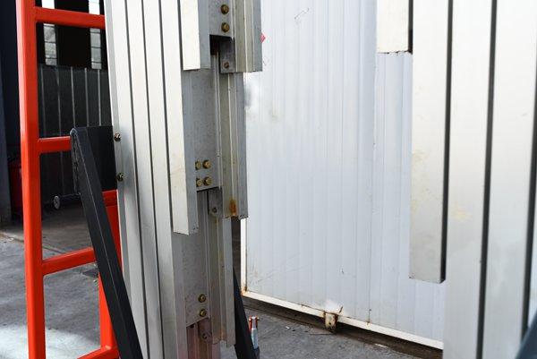 双柱铝合金升降机