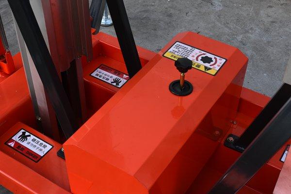 双柱铝合金升降机